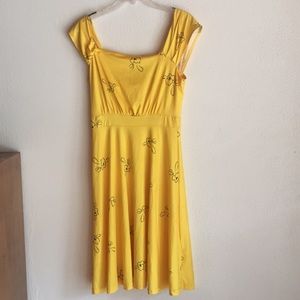 La La Land yellow dress